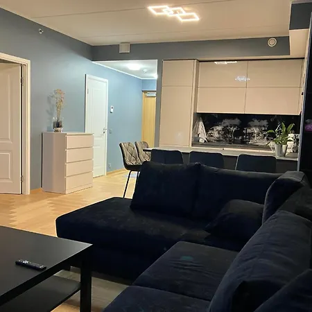 Spacious And Cozy With A Balcony In A High-rise Building * טאלין